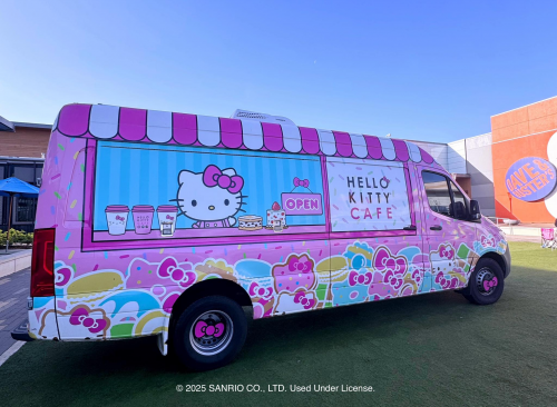 Hello Kitty Cafe Truck Central - Friendswood Appearance