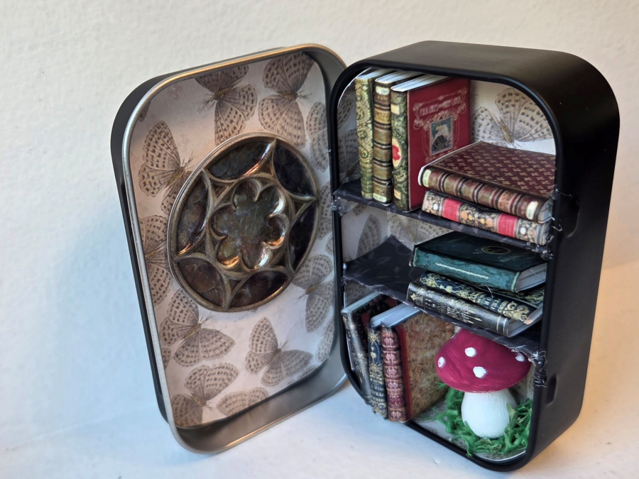 West Pearland - Adult: Book Nook